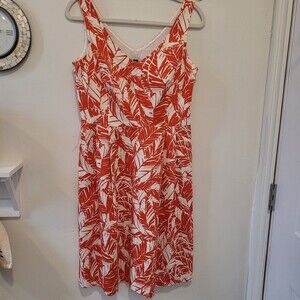 Anne Klein Dress V Neck Fit Flare Pleated Leaf Print Salmon 8 Orange white